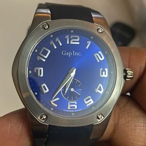 Gap Inc. Silver Tone Rubber Band Watch Working New Battery